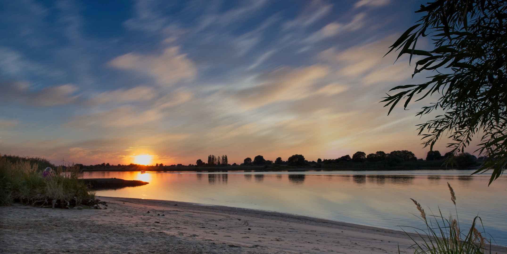 Sonnenuntergang am Elbstrand