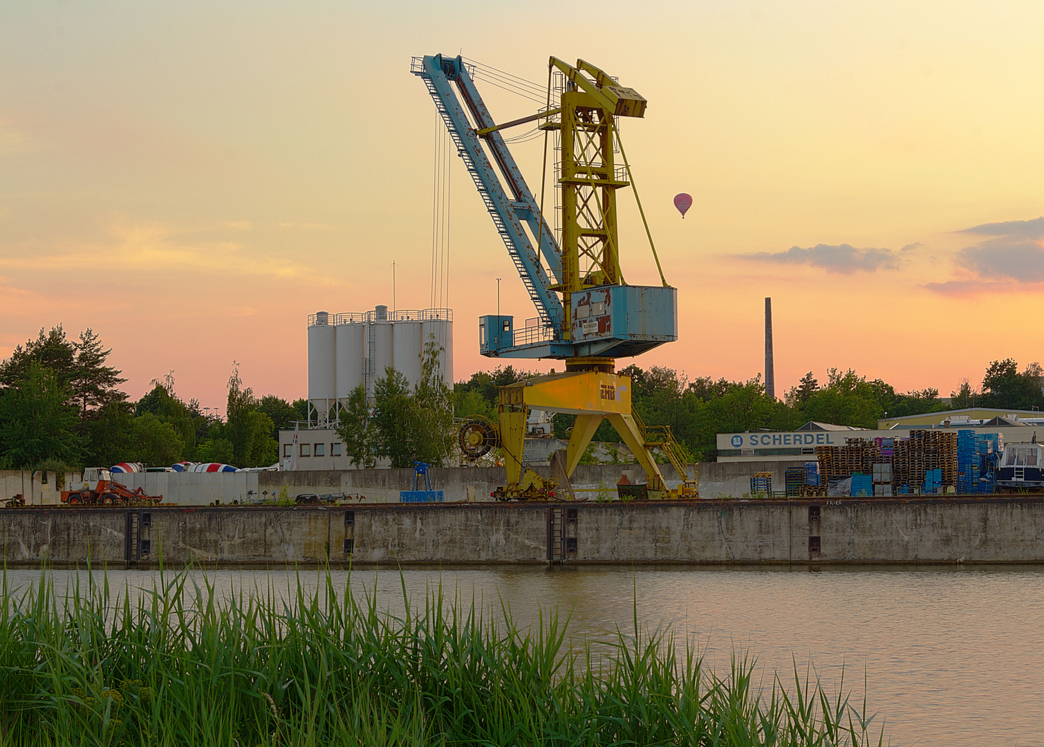 Sonnenuntergang am Erlanger Hafen