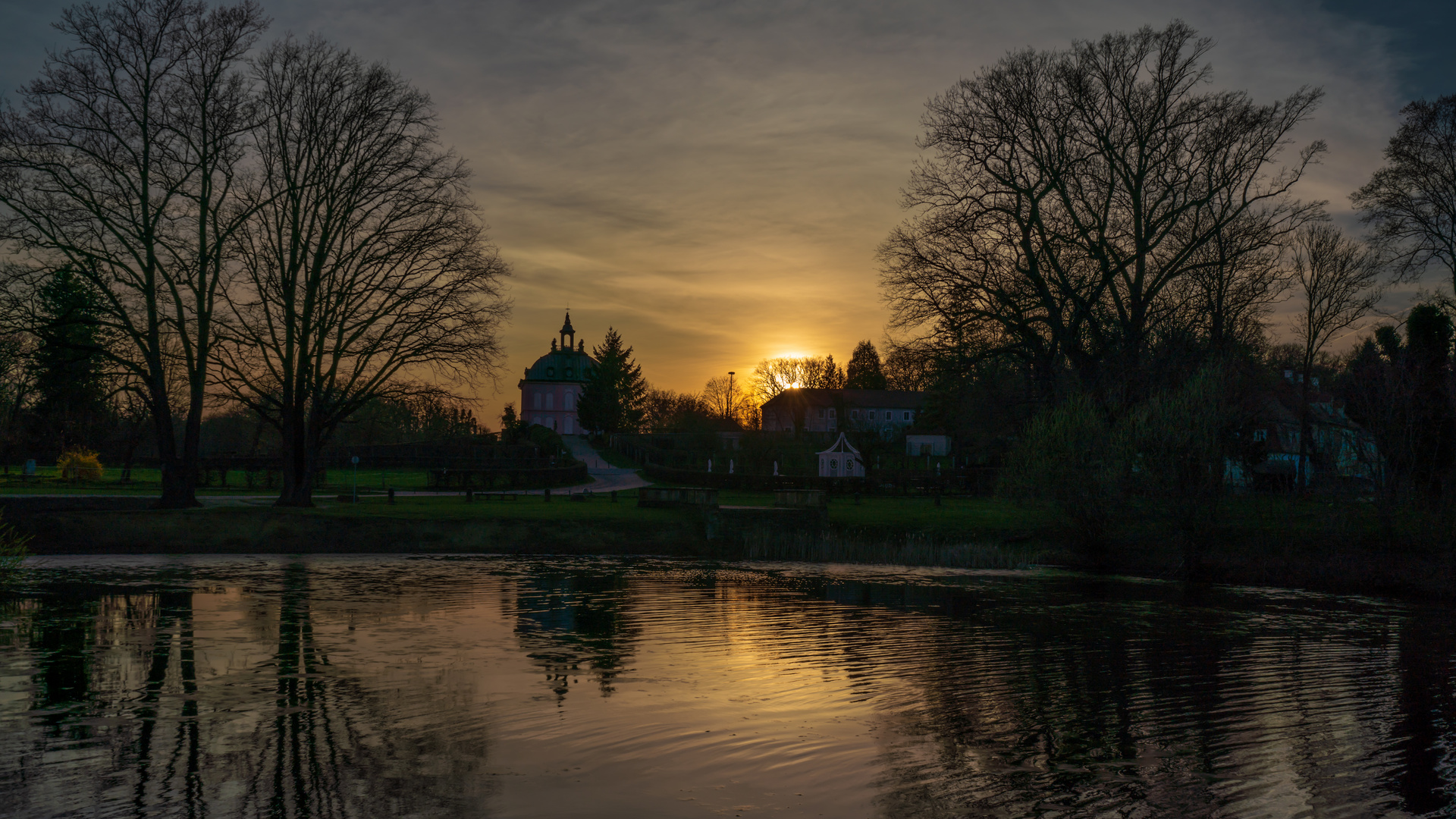 Sonnenuntergang am Fasanenschlösschen