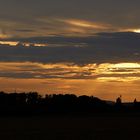 Sonnenuntergang am Feld