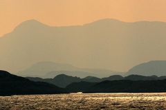 SONNENUNTERGANG AM FJORD 2