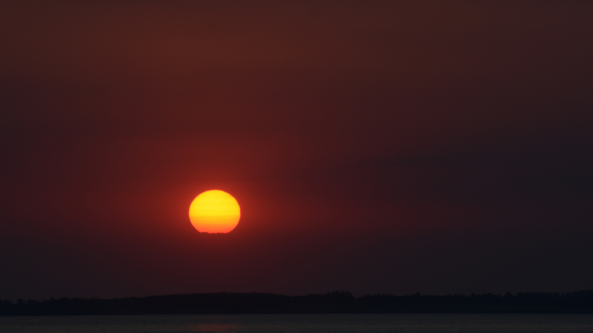 Sonnenuntergang am Fjord