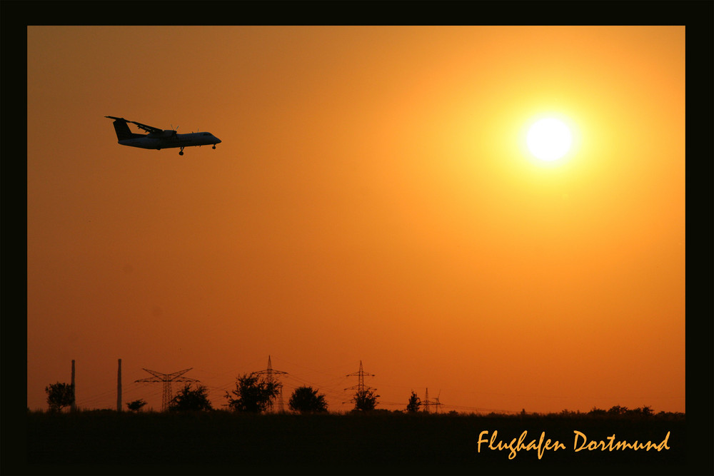 Sonnenuntergang am Flughafen Dortmund