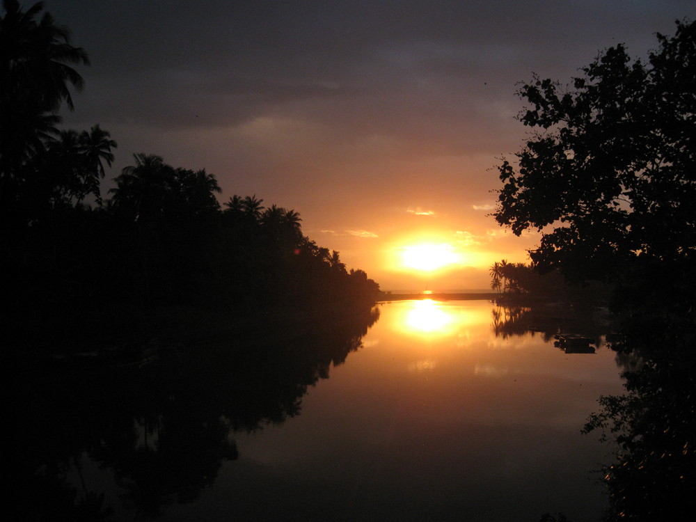 Sonnenuntergang am Fluß