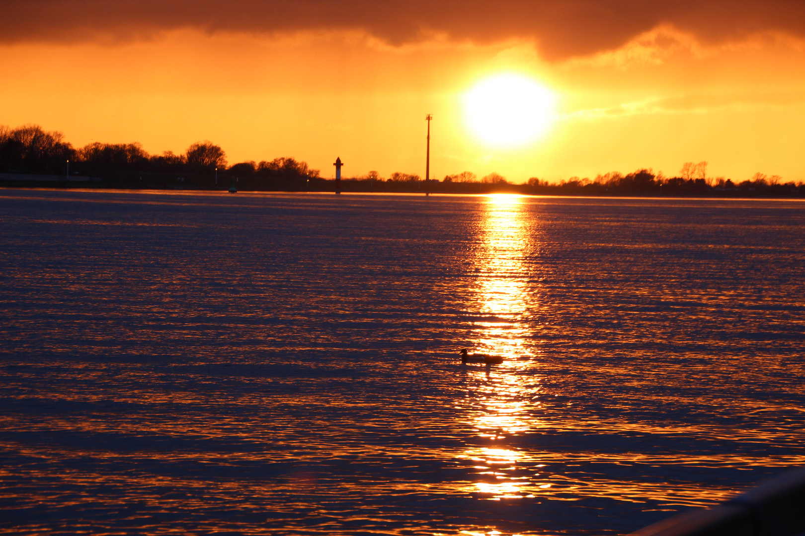 Sonnenuntergang am Fluss