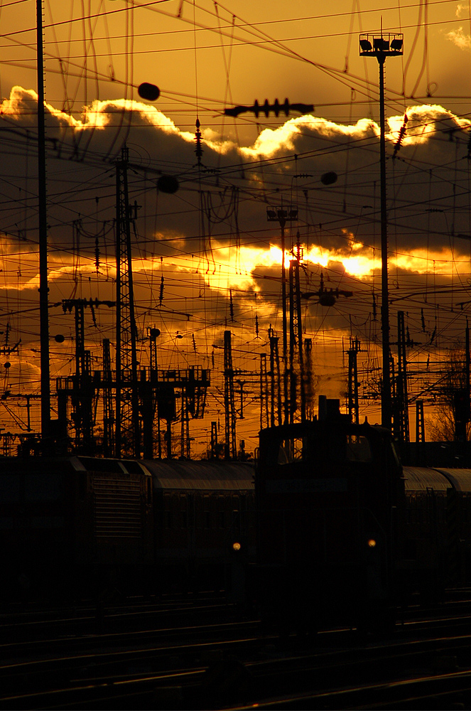 Sonnenuntergang am Frankfurter Hauptbahnhof