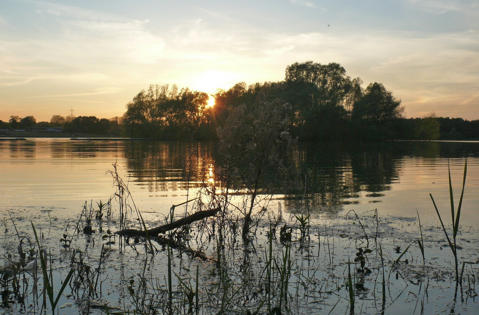 Sonnenuntergang am Fühlinger See in Köln