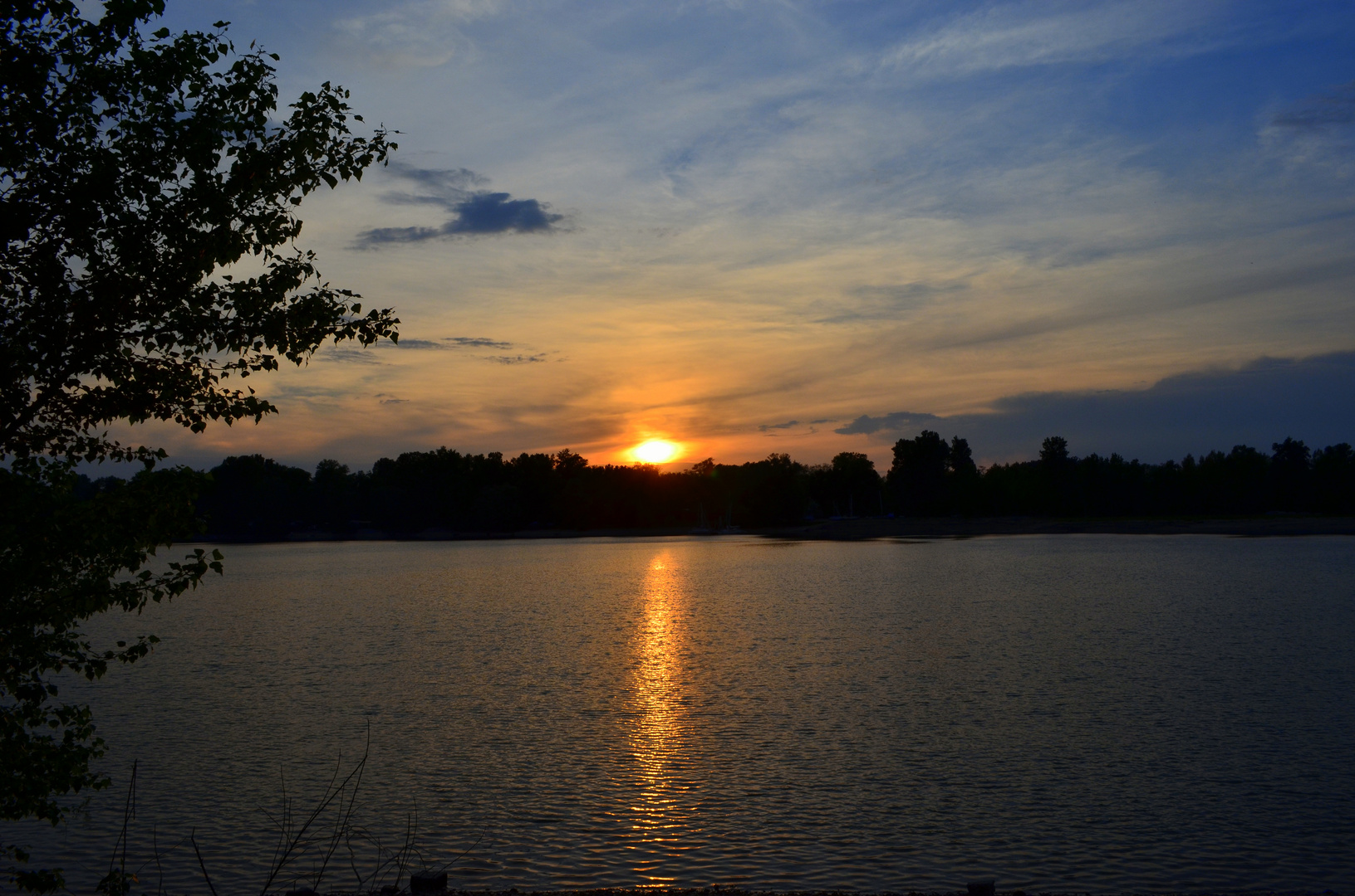 Sonnenuntergang am Goldkanal