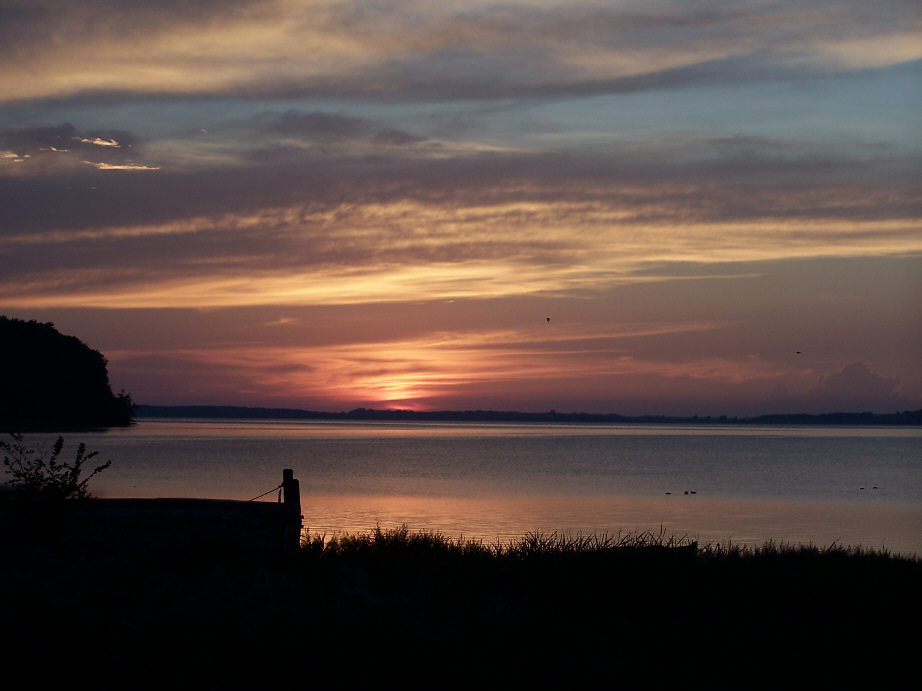 Sonnenuntergang am Großen Jasmunder Bodden auf Rügen