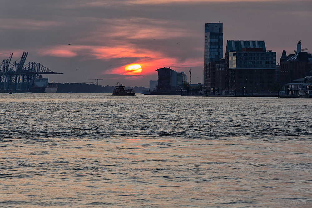 Sonnenuntergang am Hafen 0914-II