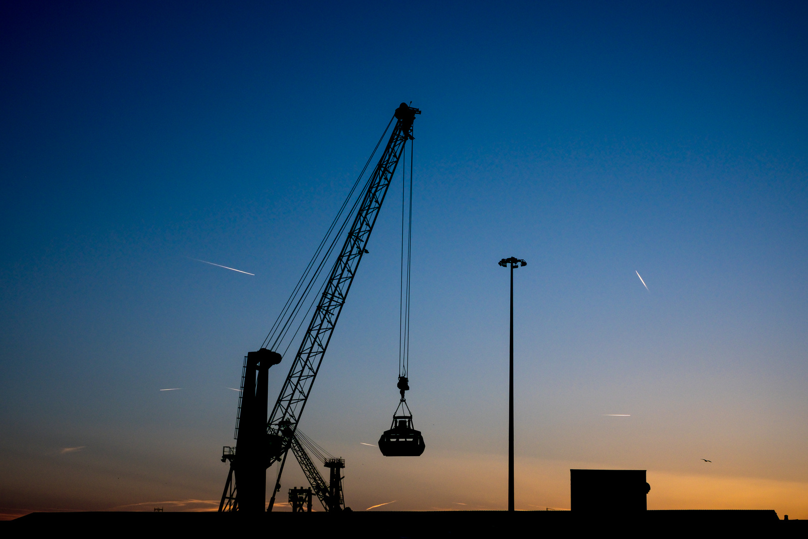 Sonnenuntergang am Hafen