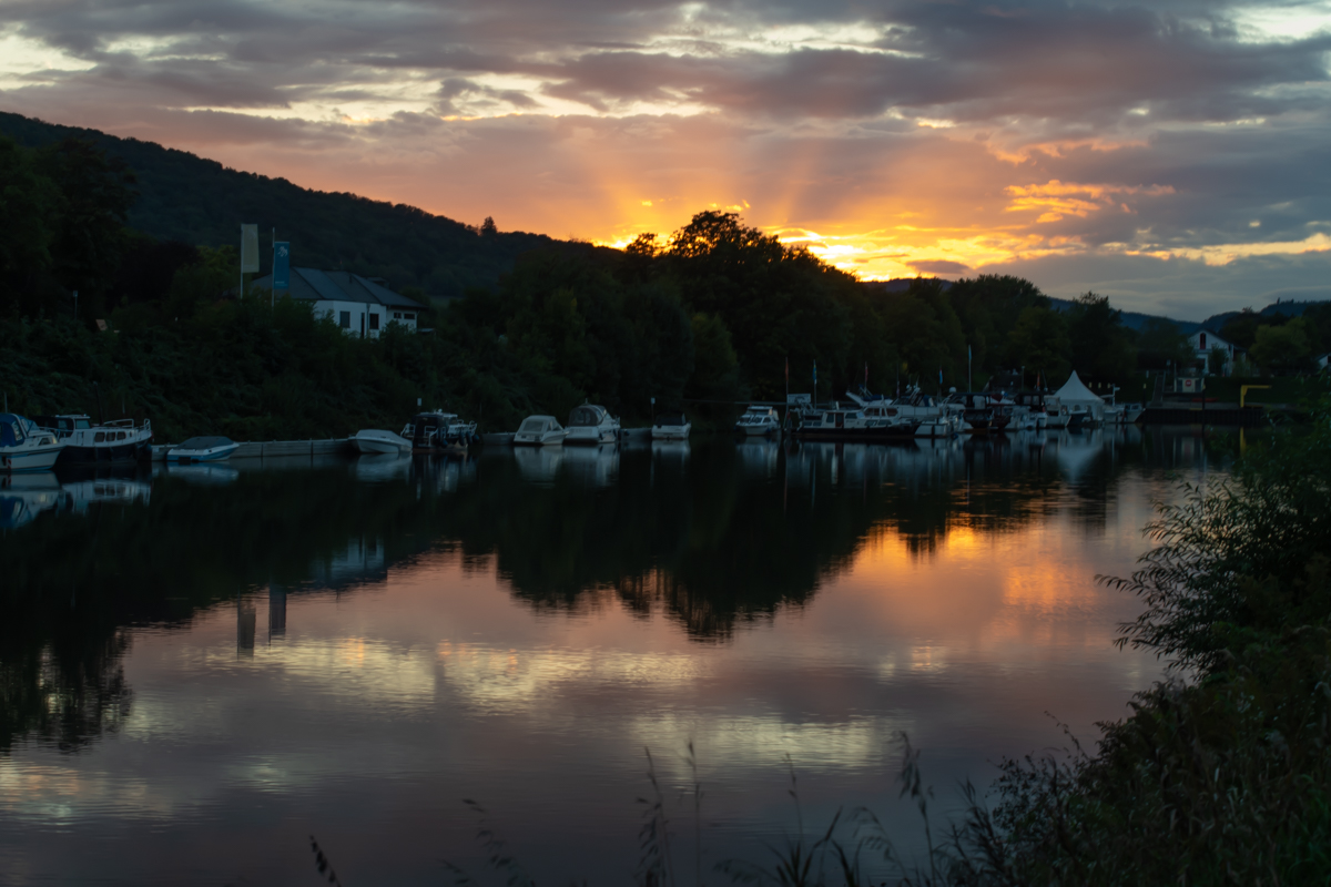 Sonnenuntergang am Hafen 1358