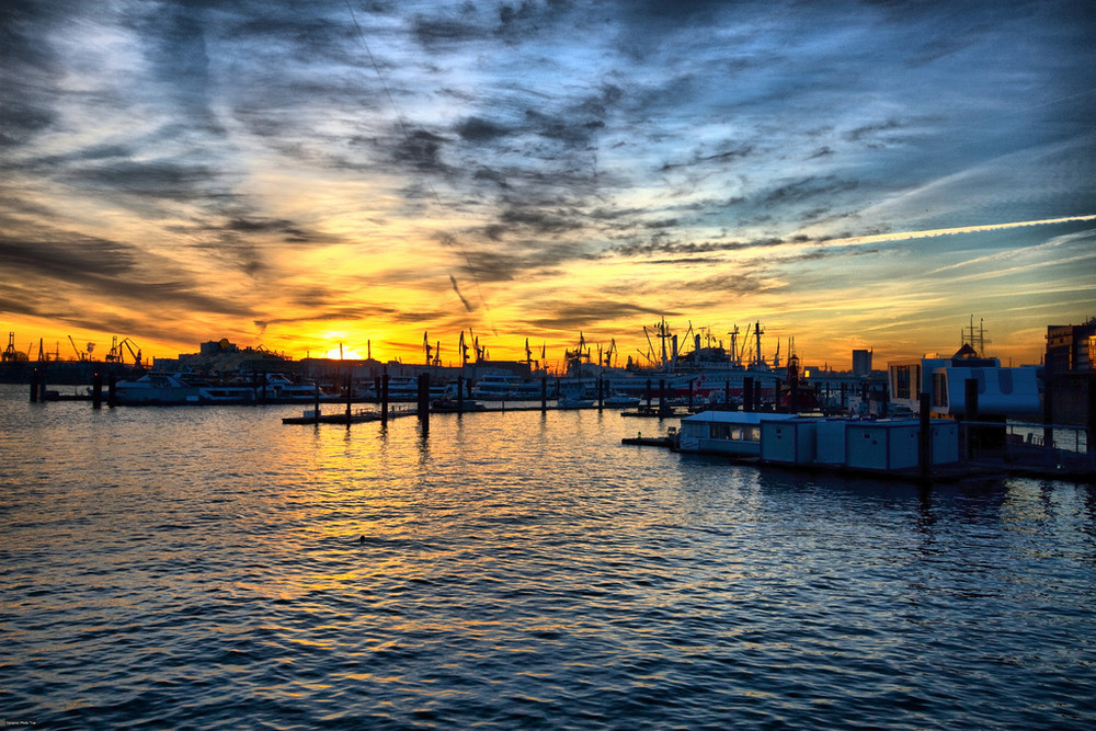 Sonnenuntergang am Hafen