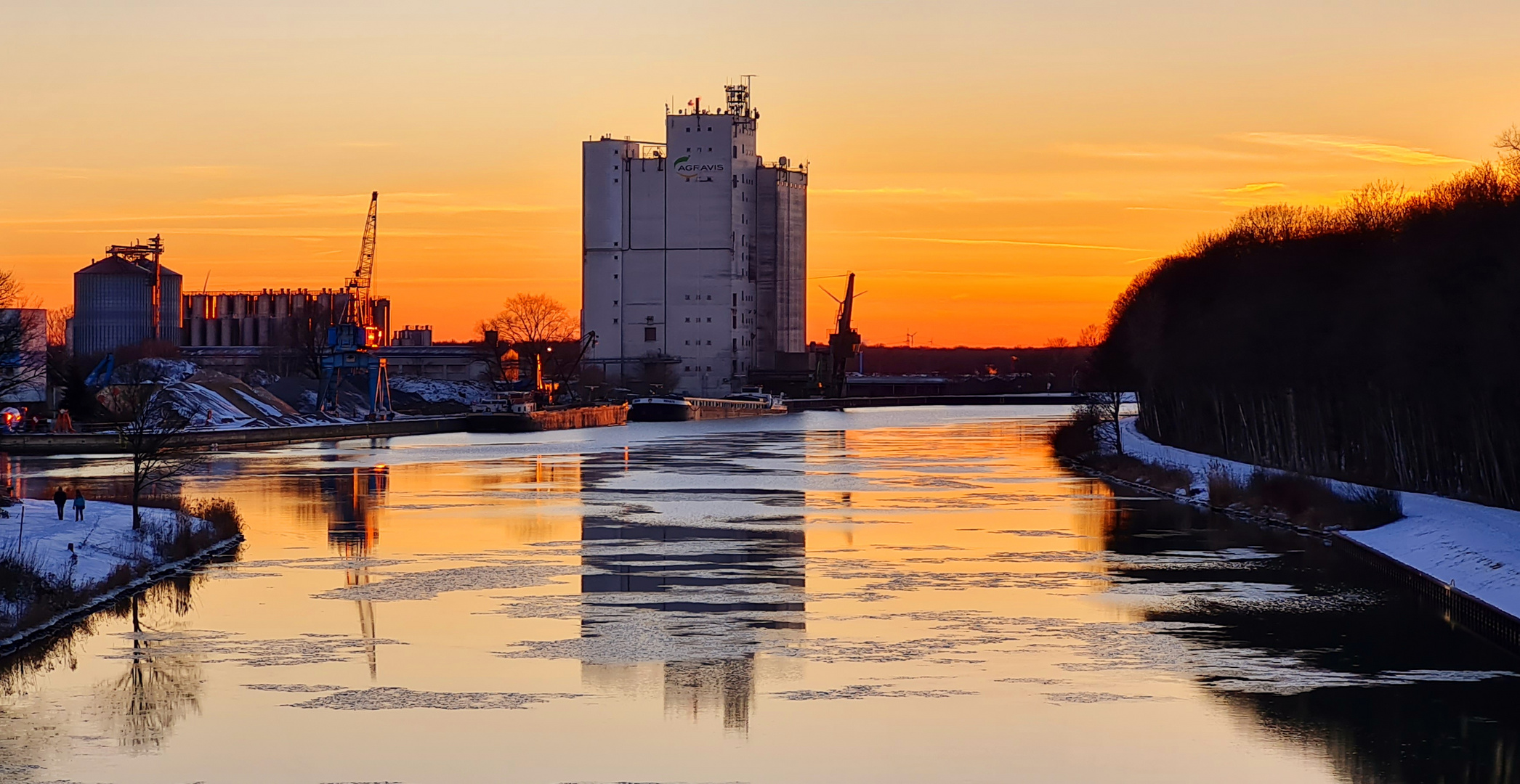 Sonnenuntergang am Hafen