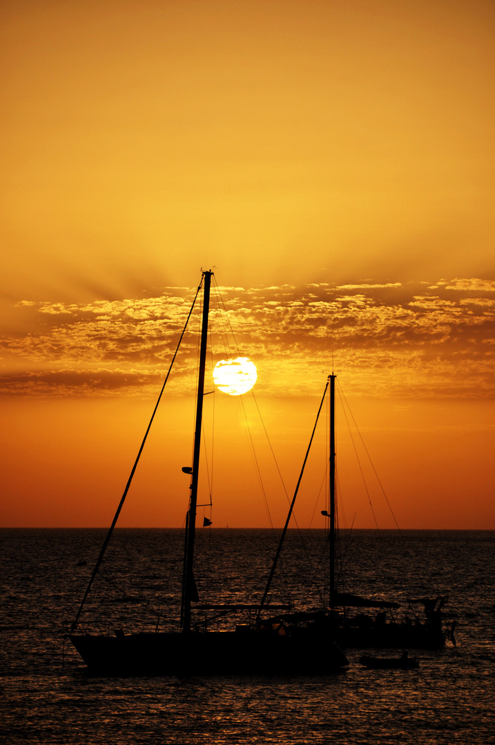 Sonnenuntergang am Hafen