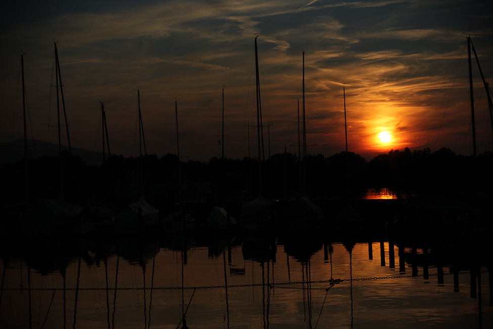 Sonnenuntergang am Hafen