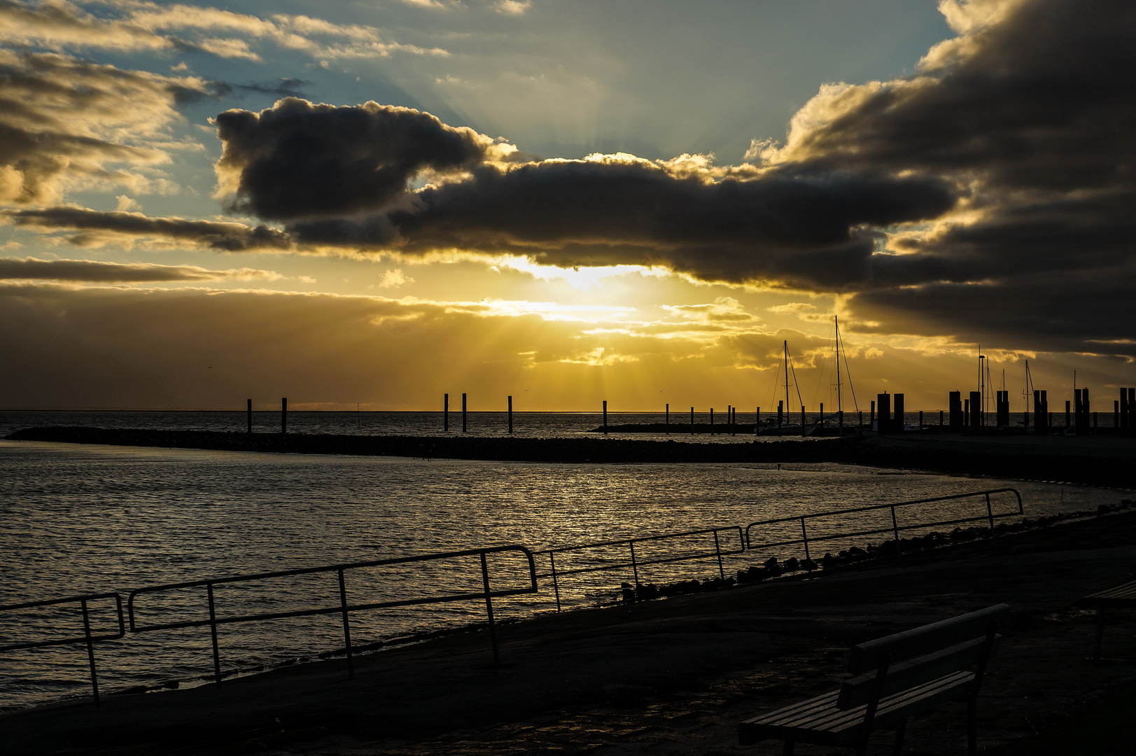 Sonnenuntergang am Hafen (bearbeitet)