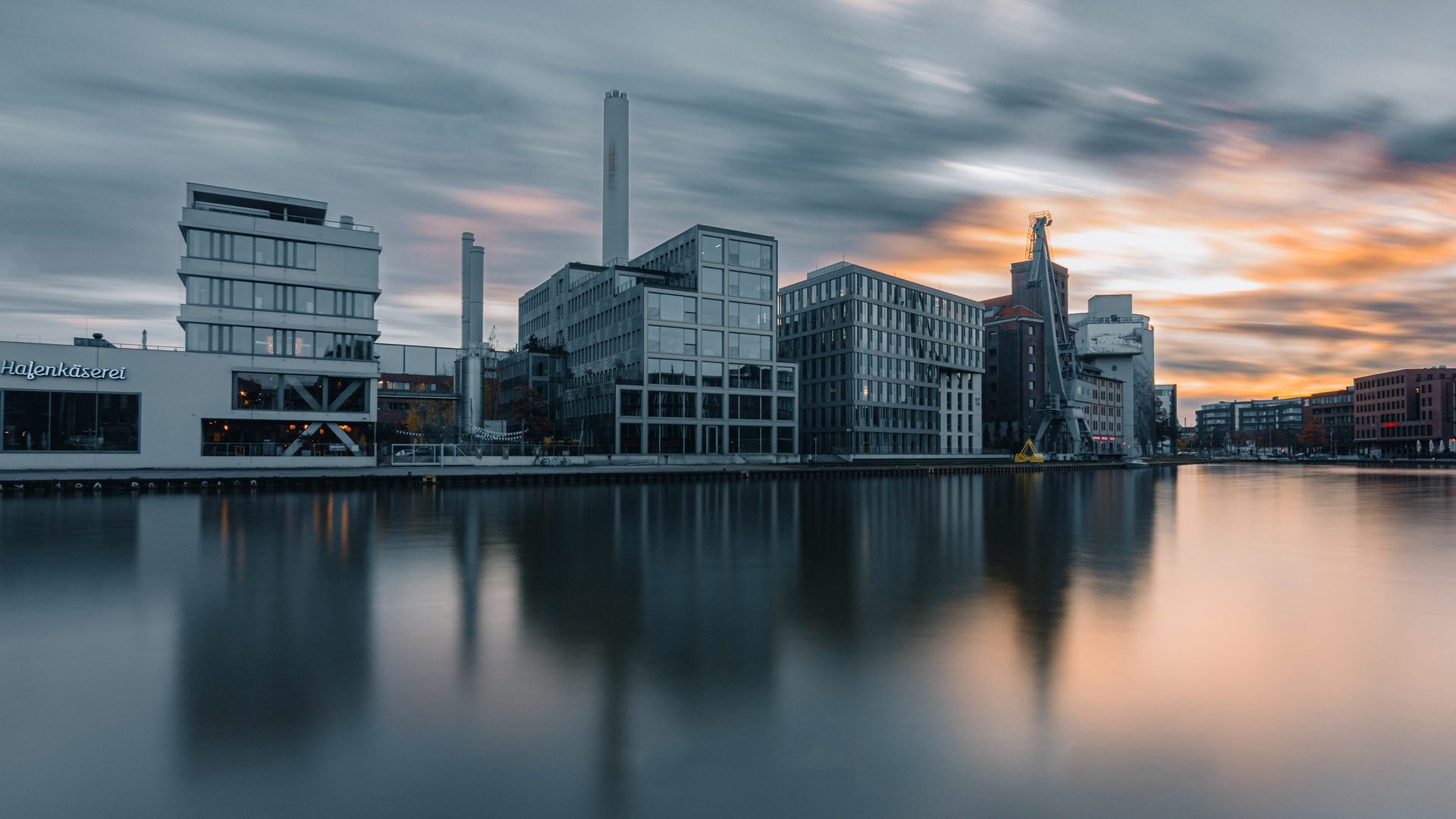 Sonnenuntergang am Hafen