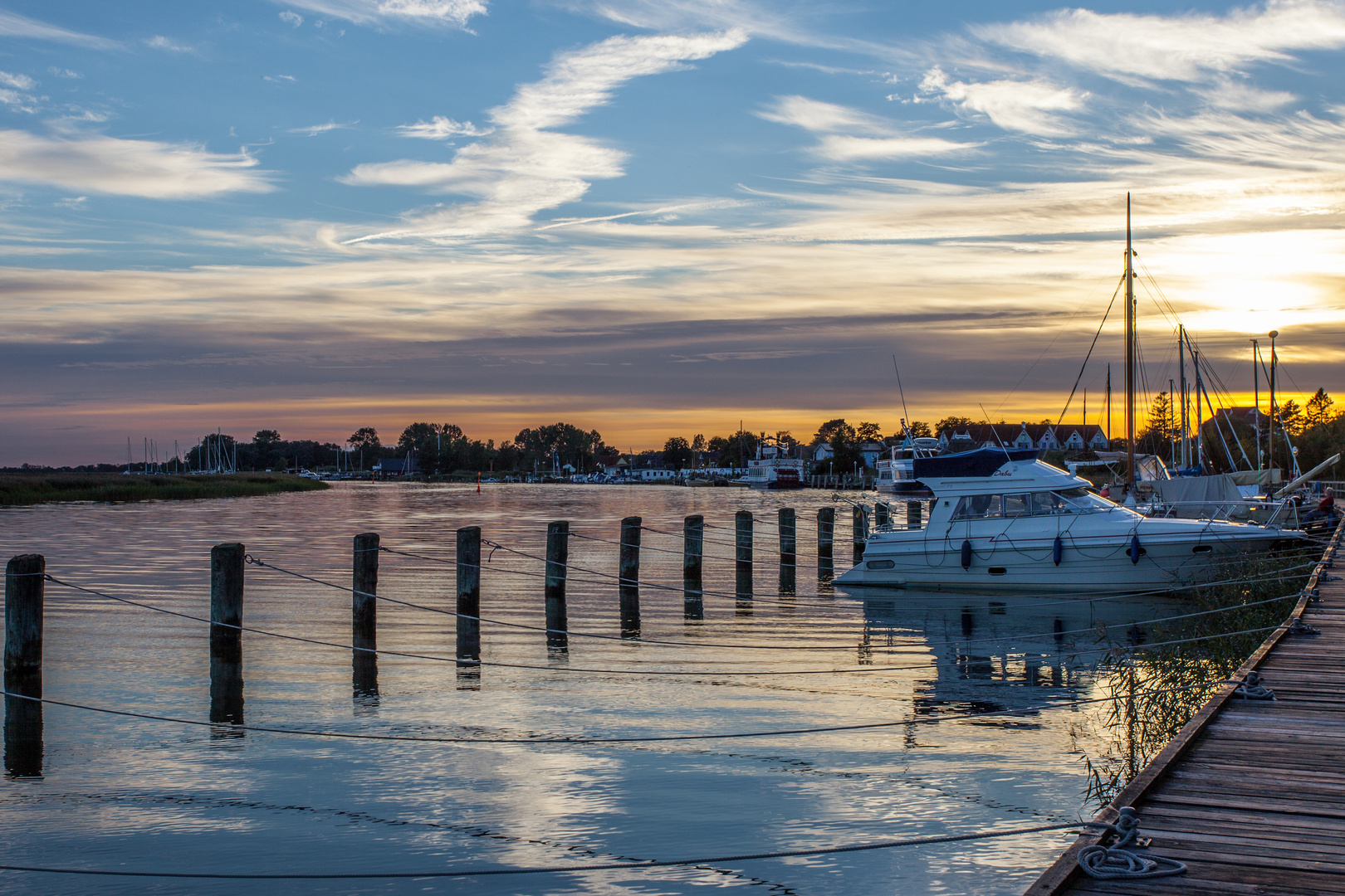 Sonnenuntergang am Hafen