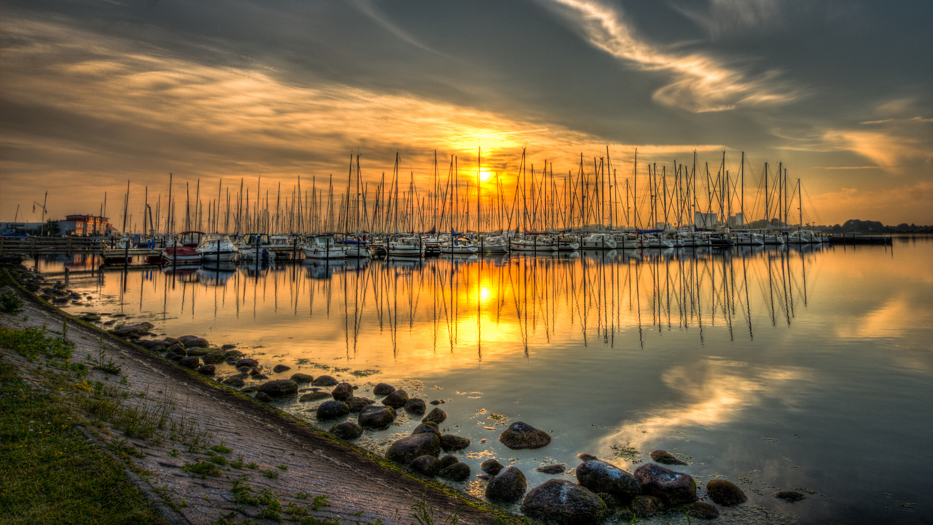 Sonnenuntergang am Hafen