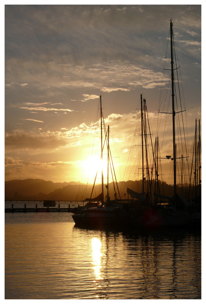 Sonnenuntergang am Hafen von Knysna, Südafrika