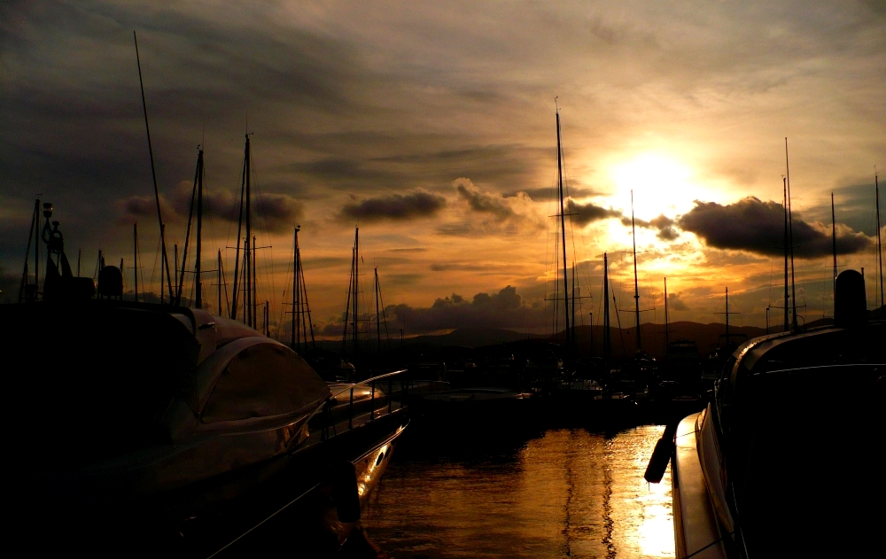 Sonnenuntergang am Hafen von St. Tropez