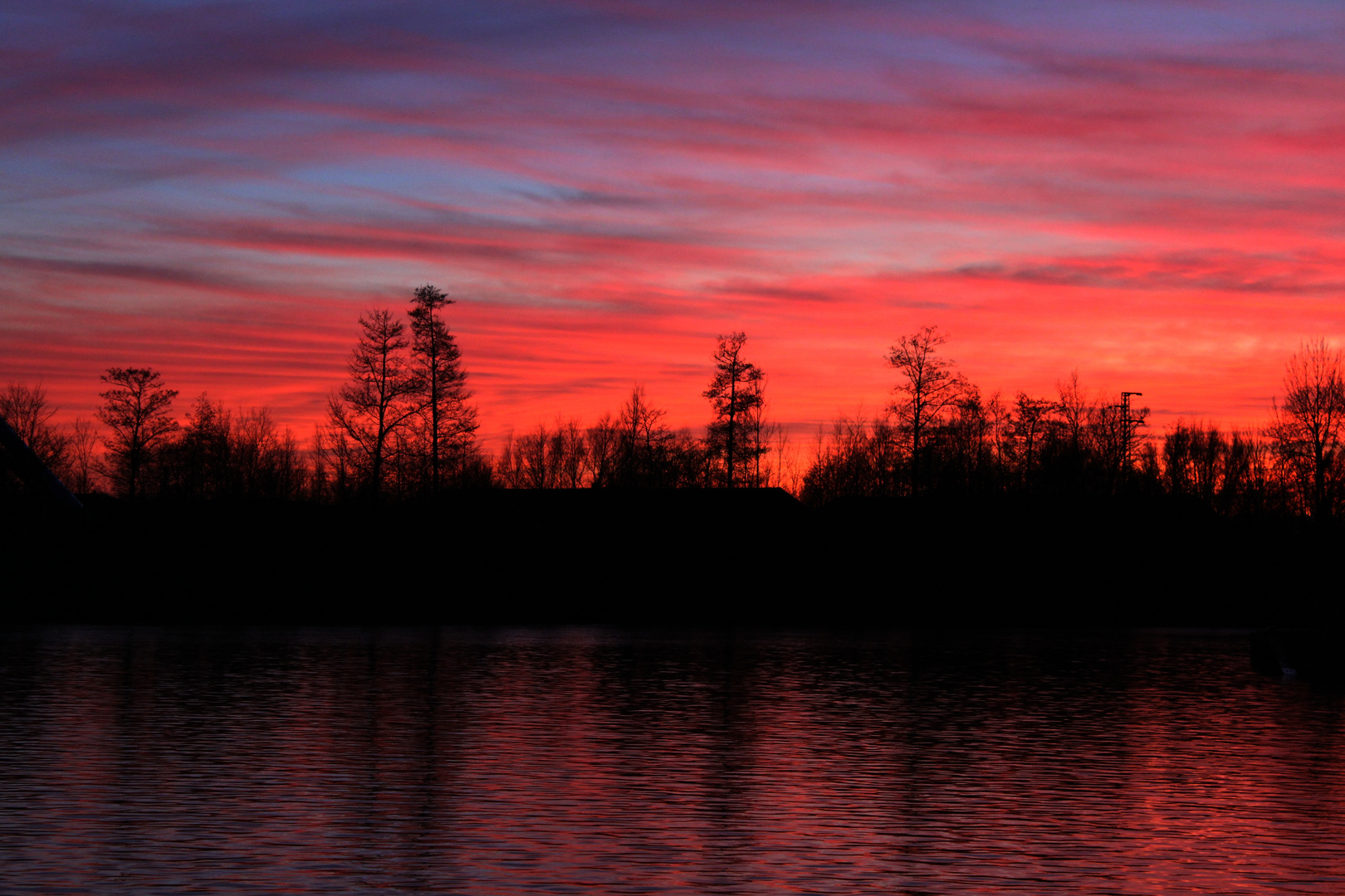 Sonnenuntergang am Hafenbecken