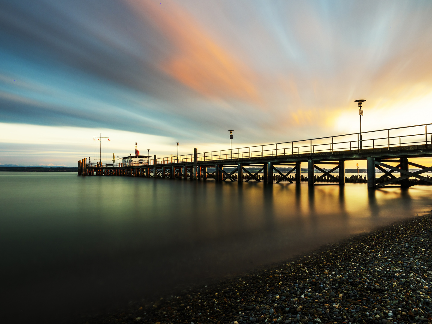 Sonnenuntergang am Hagnau Pier