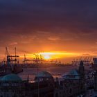 Sonnenuntergang am Hamburger Hafen 240215 II