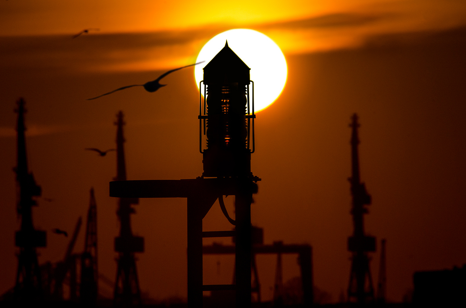 Sonnenuntergang am Hamburger Hafen