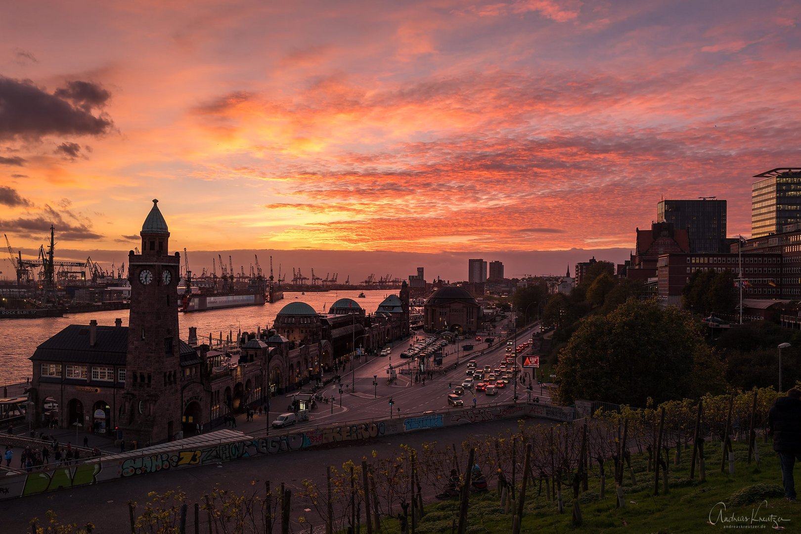 Sonnenuntergang am Hamburger Hafen