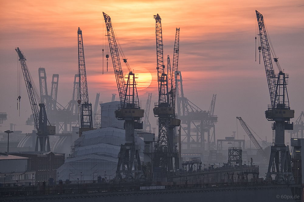 Sonnenuntergang am Hamburger Hafen II