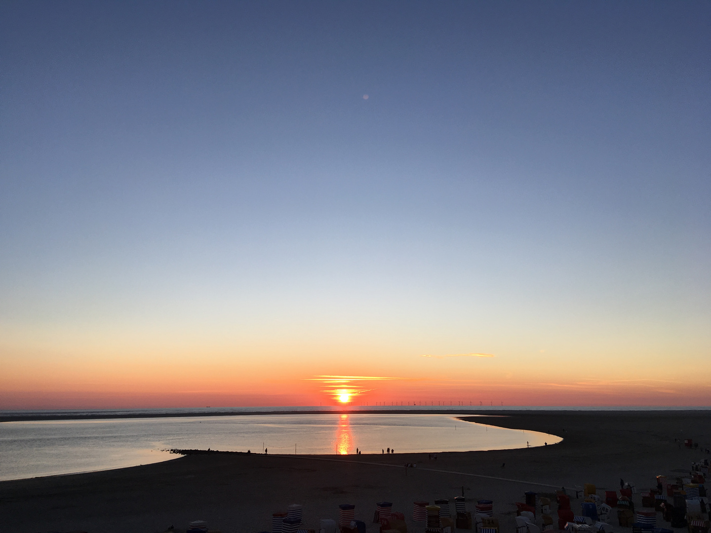 Sonnenuntergang am Hauptbadestrand  von Borkum