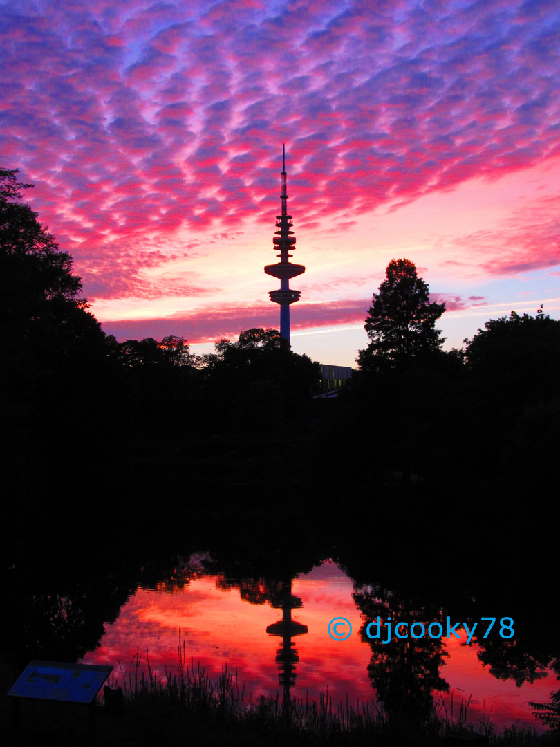 Sonnenuntergang am Heinrich-Hertz-Turm in Hamburg 12.08.2015