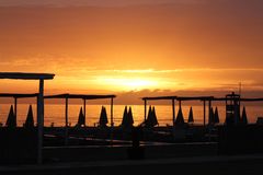 Sonnenuntergang am italienischen Strand
