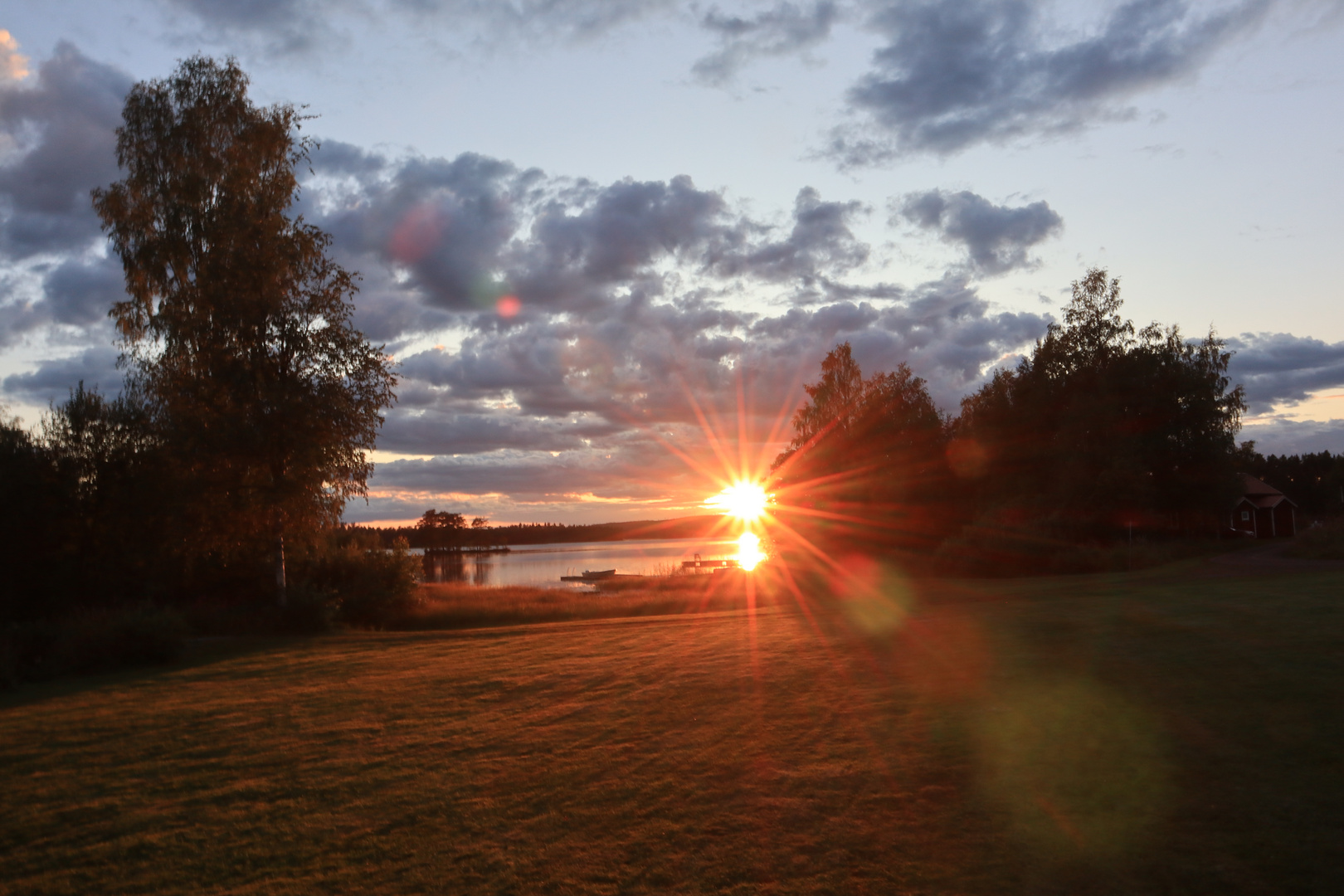 Sonnenuntergang am Kättbosjön (Schweden).