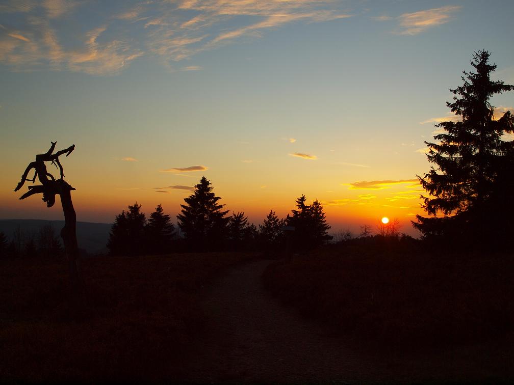 Sonnenuntergang am Kahlen Asten im Hochsauerland