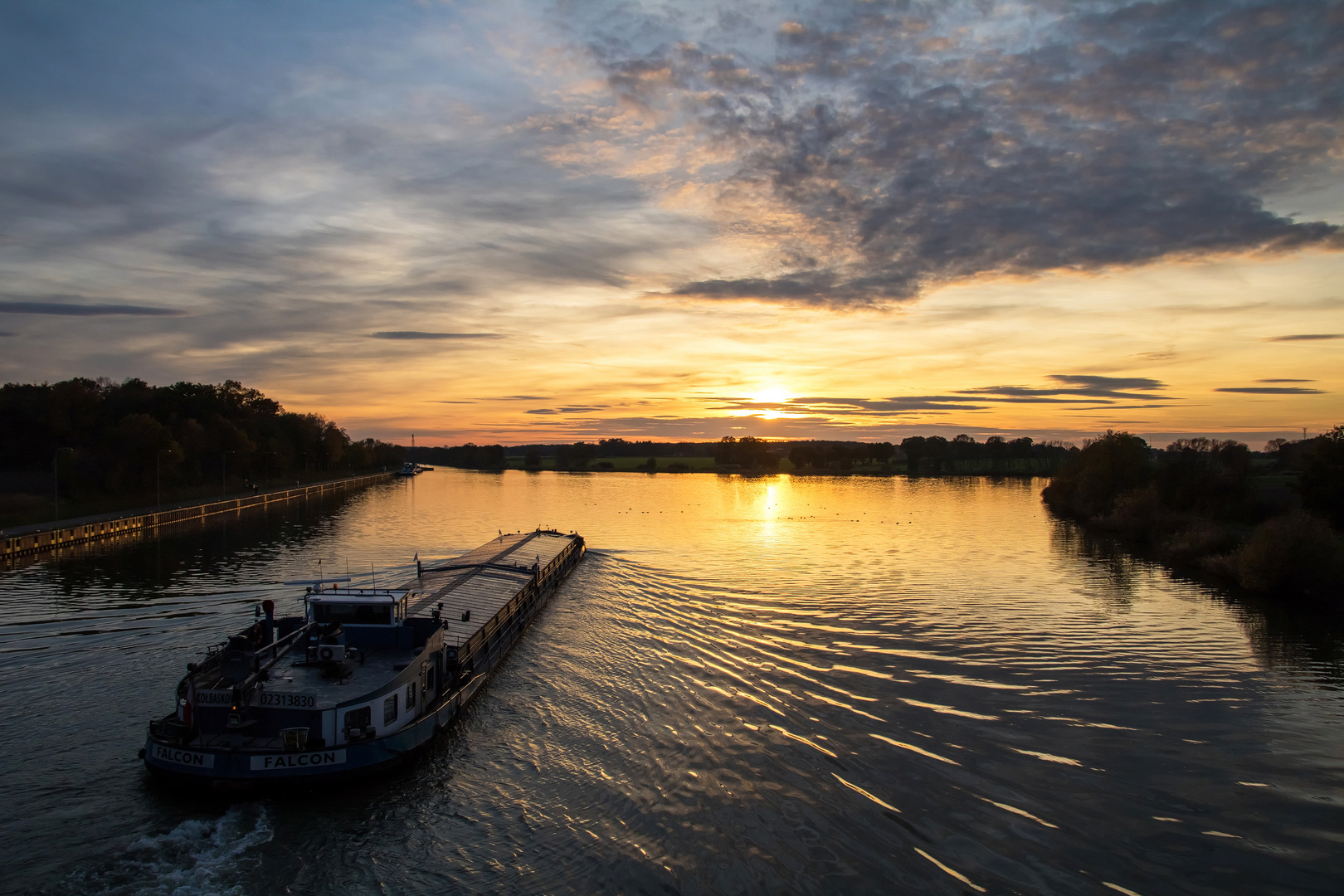 Sonnenuntergang am Kanal (1)