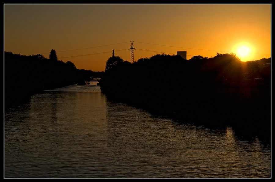 Sonnenuntergang am Kanal