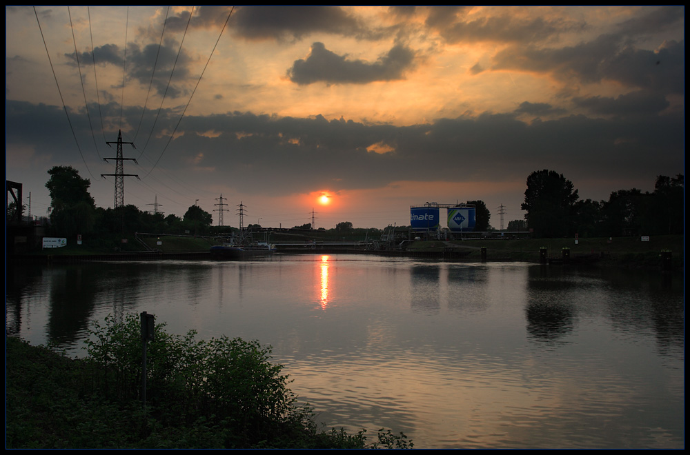 Sonnenuntergang am Kanal II