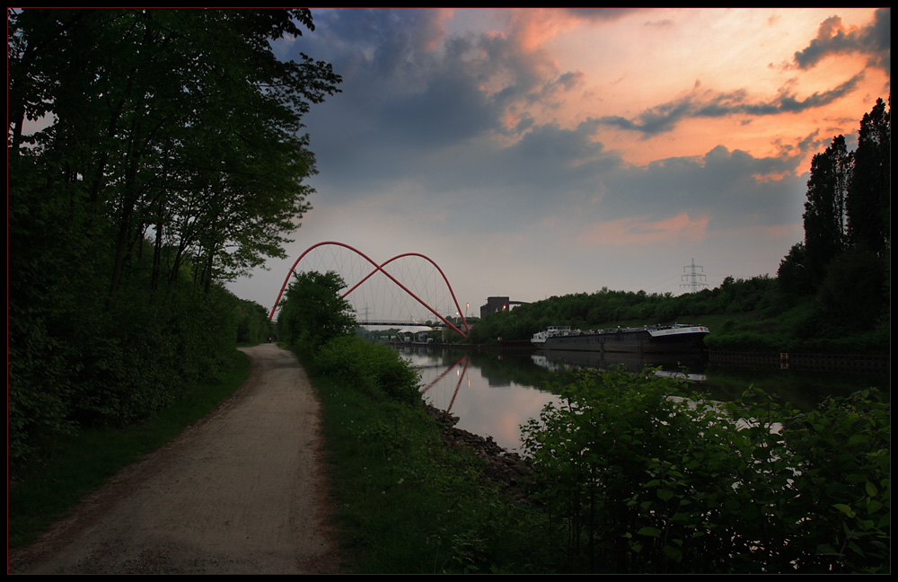 Sonnenuntergang am Kanal III