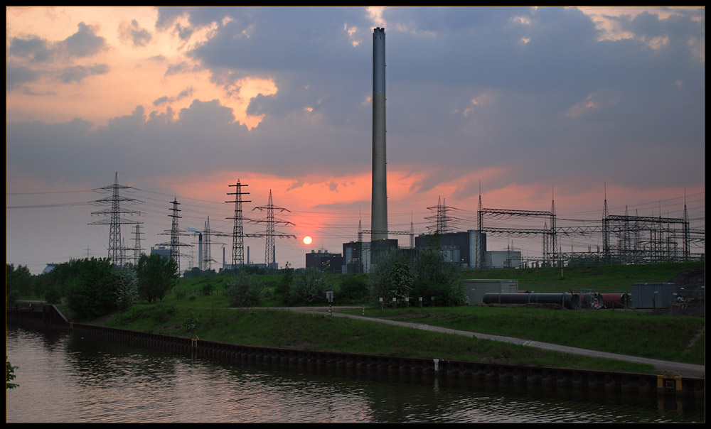 Sonnenuntergang am Kanal IV