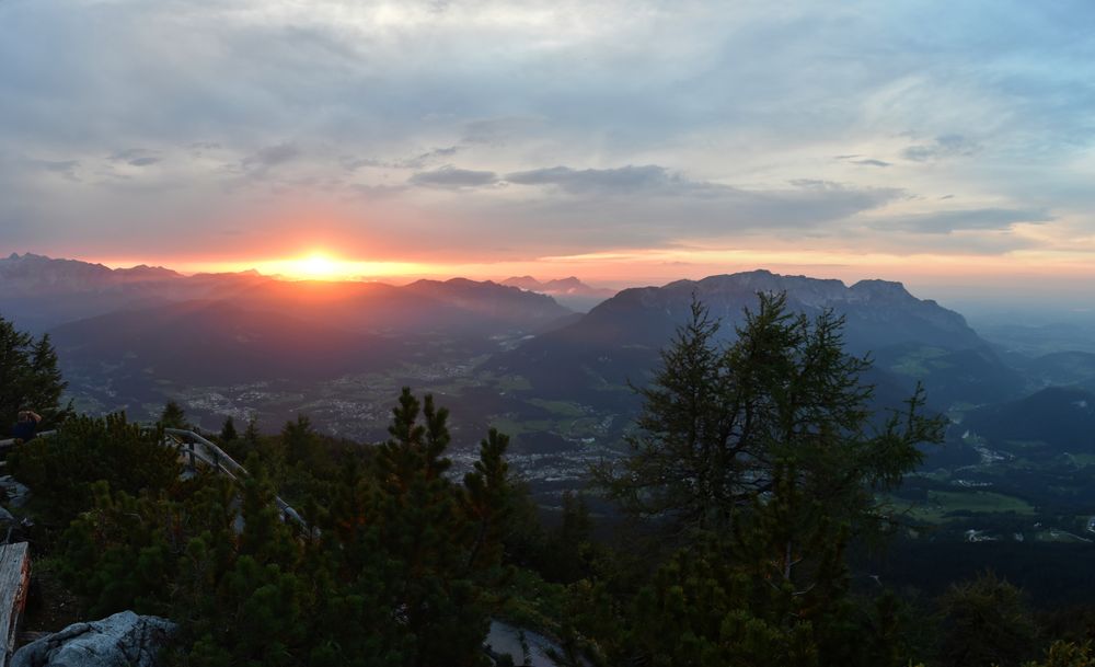 Sonnenuntergang am Kehlsteinhaus 2 (Panorama)