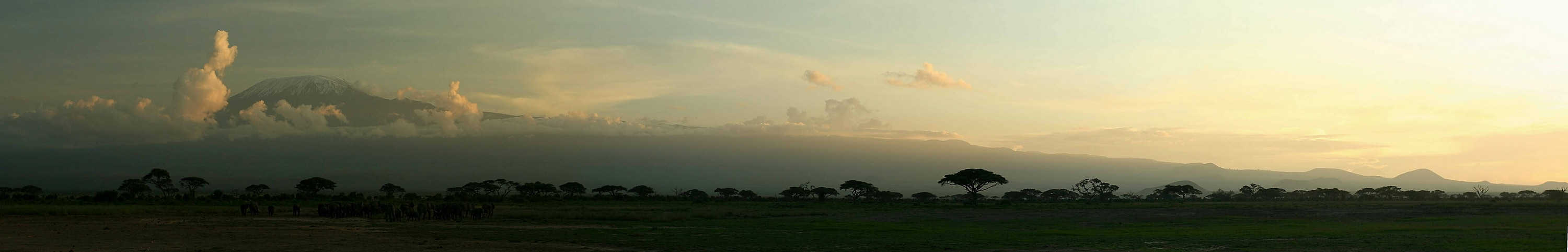 Sonnenuntergang am Kilimanjaro