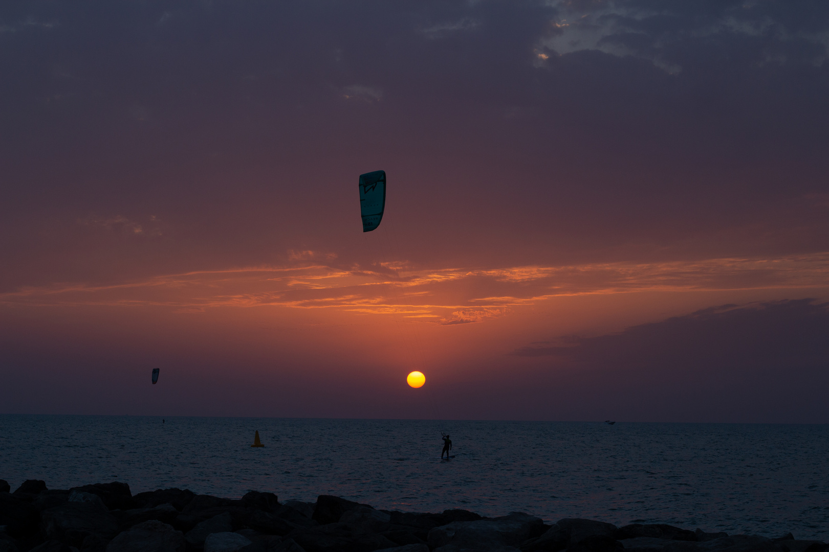 Sonnenuntergang am Kite Beach in Dubai