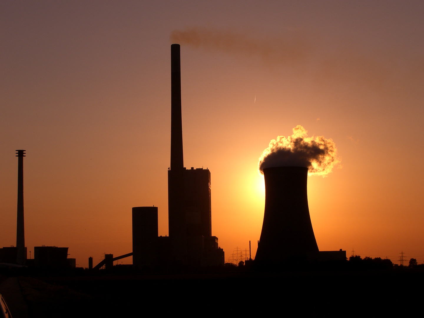 Sonnenuntergang am Kraftwerk