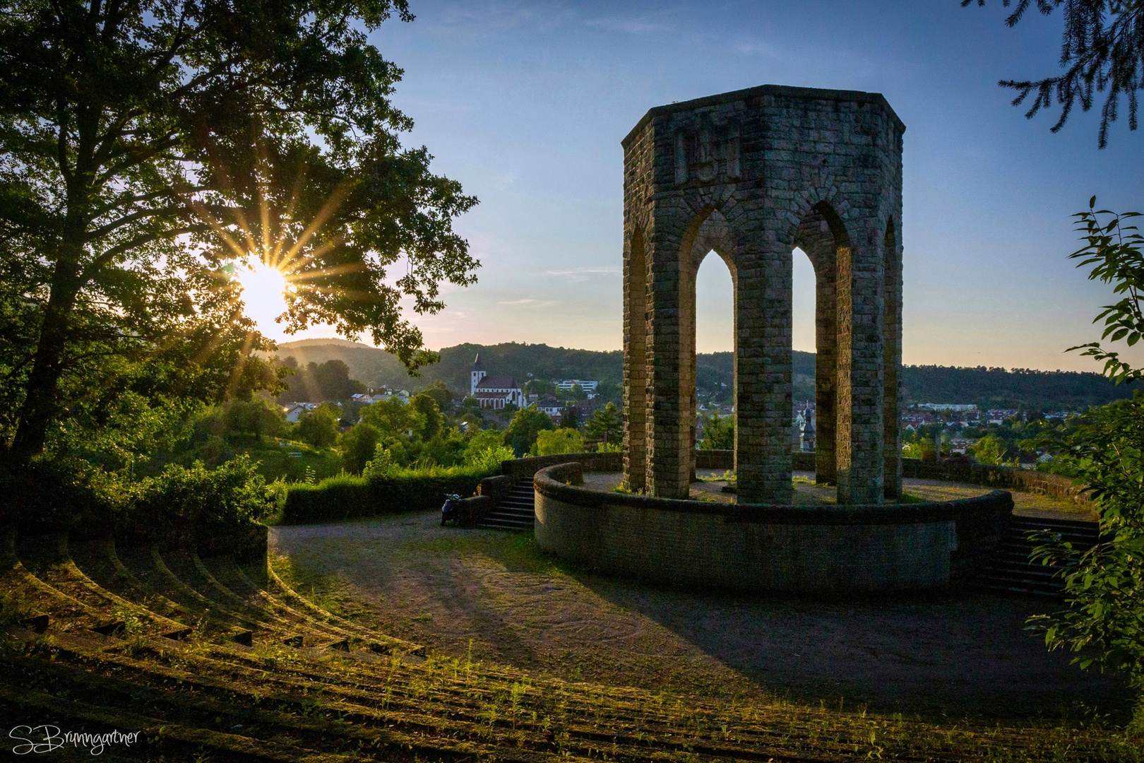 Sonnenuntergang am "Kriegerdenkmal" in Gernsbach