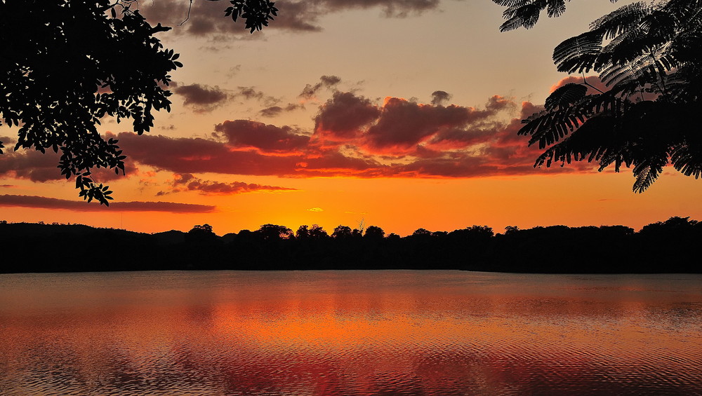 Sonnenuntergang am Lago Peten Itza