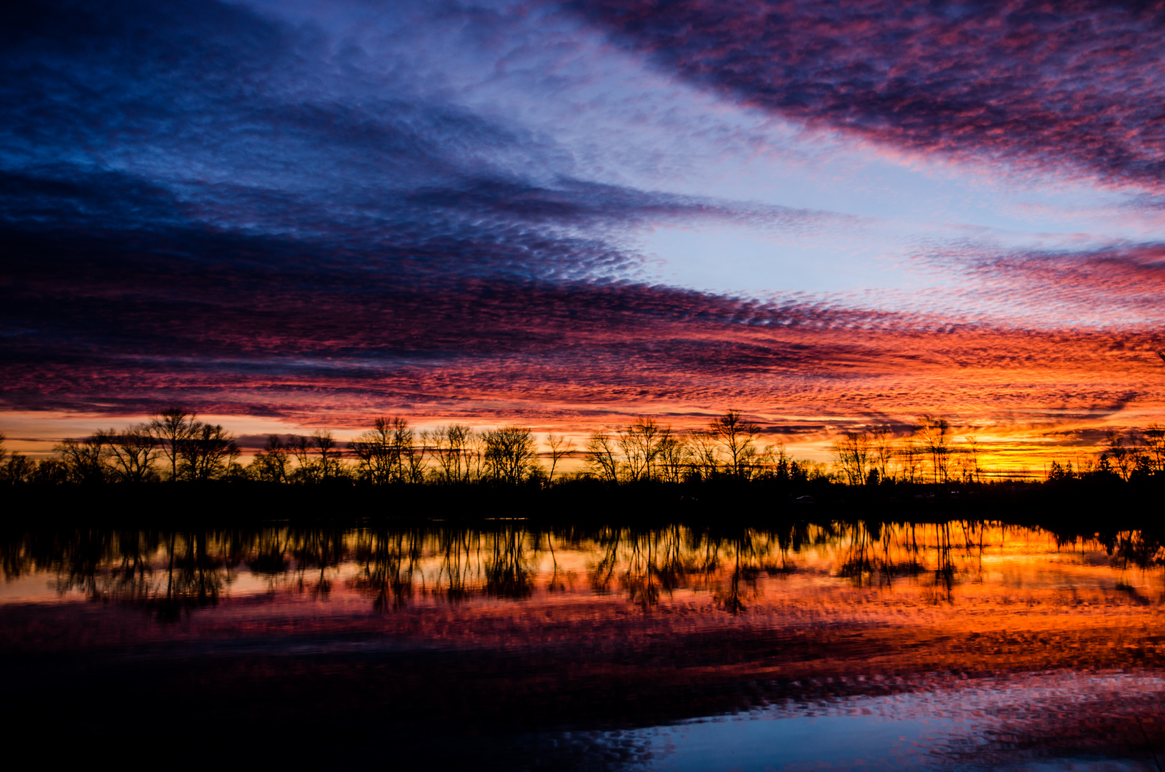 Sonnenuntergang am Langwieder See