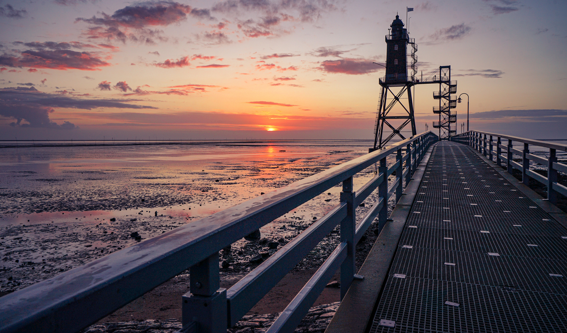 Sonnenuntergang am Leuchtturm 